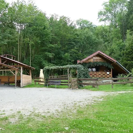 Blockhaus Mitten Im Wald, Sehr Urig Und Gemuetlich, Etwas Fuer Naturliebhaber Semesterbostad *