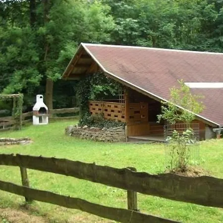 Semesterbostad Blockhaus Mitten Im Wald, Sehr Urig Und Gemuetlich, Etwas Fuer Naturliebhaber Rodeberg