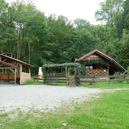 Blockhaus Mitten Im Wald, Sehr Urig Und Gemuetlich, Etwas Fuer Naturliebhaber Semesterbostad *