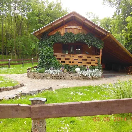 Semesterbostad Blockhaus Mitten Im Wald, Sehr Urig Und Gemuetlich, Etwas Fuer Naturliebhaber Rodeberg